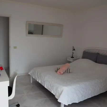 Hibiscus Villa *